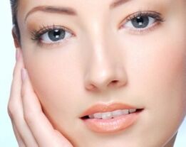 l'essenza della procedura per il ringiovanimento frazionario della pelle del viso